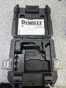 DeWalt DW088CG 2 Line Green Laser Level With Case - Photo 6