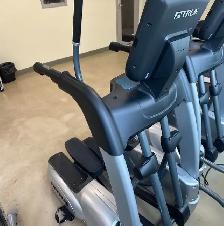 True Fitness CS400 Elliptical - Photo 2