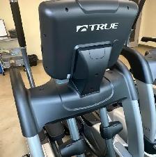 True Fitness CS400 Elliptical - Photo 3