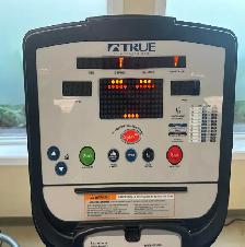 True Fitness CS400 Elliptical - Photo 5
