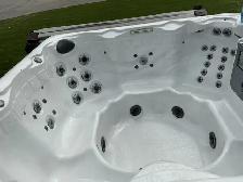 Hot Tub For Sale - Photo 10