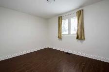 ROOM FOR FEMALE IN HEART OF NEWMARKET - YONGE AND DAVIS - Photo 5