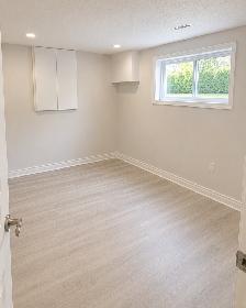 3 Bedroom, 2 bath basement for rent, Queen & McLaughlin ave - Photo 4
