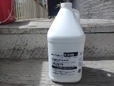 Lot de 104 gallons d'assainissant a main gel hydratant KEMPULUS