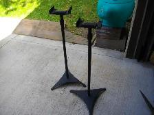 2 adjustable speaker stands