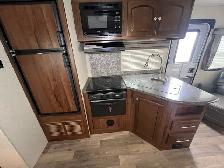 Rear Living – Lightweight & Spacious! ️ - Photo 11