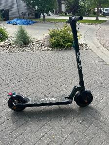 Gotrax XRE electric scooter for sale - Photo 2