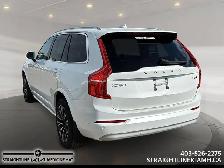 2022 Volvo XC90 Momentum 7 Passenger, Luxury interior and comfor - Photo 4