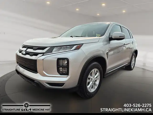 2021 Mitsubishi RVR SE 4x4, heated seats, bluetooth connection,