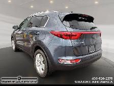2018 Kia Sportage LX low kms, heated seats, all wheel drive comf - Photo 4