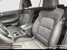 2018 Kia Sportage LX low kms, heated seats, all wheel drive comf - Photo 9