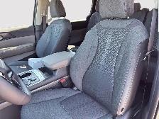 2027 Kia Carnival LX Family focused, spacious cargo, stylish des - Photo 9