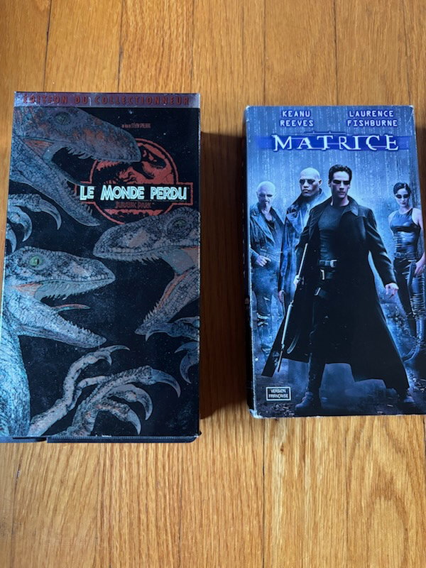 FILMS LE MONDE PERDU (JURASSIC PARK(, LA MATRICE ET E.T.  EN VHS