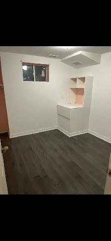 2 bedrooms   den basement near Humber College - Photo 3