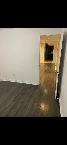 2 bedrooms   den basement near Humber College - Photo 4