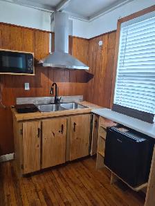 Efficiency room for rent - Photo 3