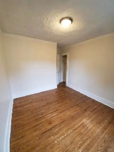 1614 Ontario St. - 2 bedroom apartment - call 519-566-8228. - Photo 2