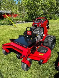 Toro 60' GrandStand® HDX (72510) Stand-On Mower