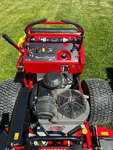 Toro 60' GrandStand® HDX (72510) Stand-On Mower - Photo 4