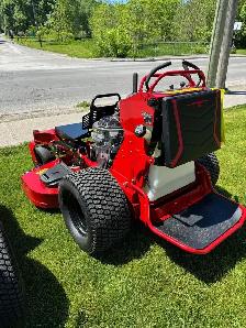 Toro 60' GrandStand® HDX (72510) Stand-On Mower - Photo 5
