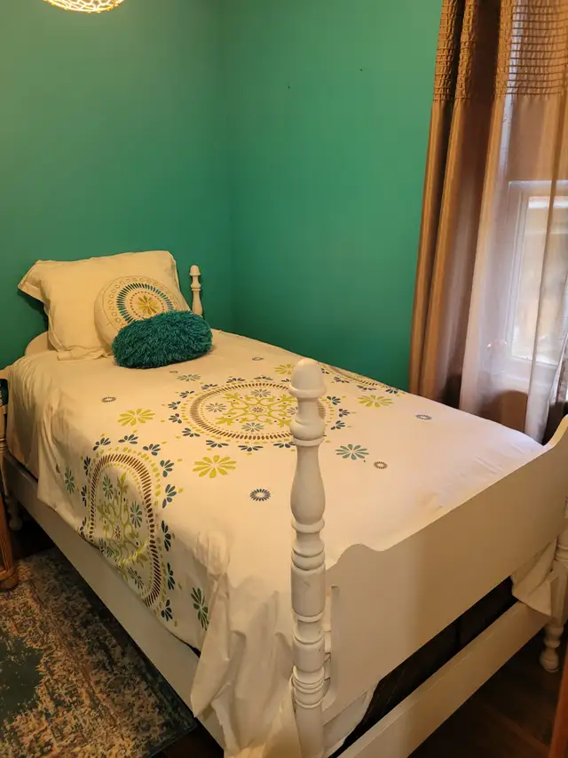 Base de lit simple avec matelas et box bring neufs