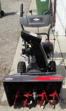MTD BRIGGS & STRATTON 24 INCH SNOWBLOWER - Photo 3