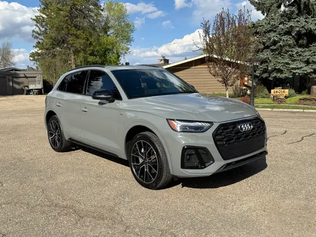 2021 Audi Q5 Technik - Clean and Fully Loaded - Private Sale!