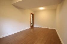 Wonderful 3 Bdm/1.5 Bth Townhome, Woodroffe/Medhurst, Sept/Oct - Photo 6