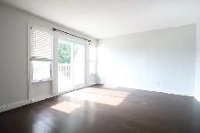 Wonderful 3 Bdm/1.5 Bth Townhome, Woodroffe/Medhurst, Sept/Oct - Photo 10