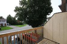 Wonderful 3 Bdm/1.5 Bth Townhome, Woodroffe/Medhurst, Sept/Oct - Photo 25
