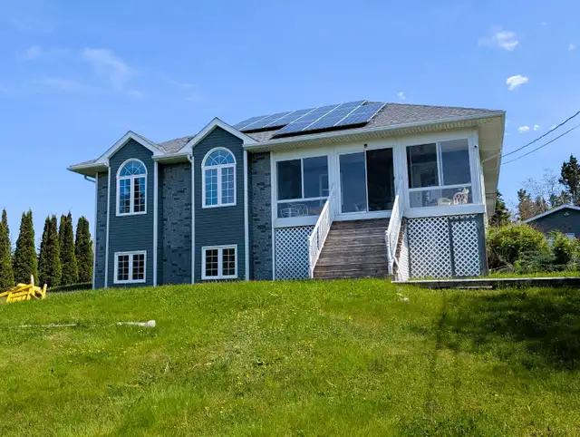 17-043 Country setting only 15 mins from Bayers Lake! HEAT INCL!