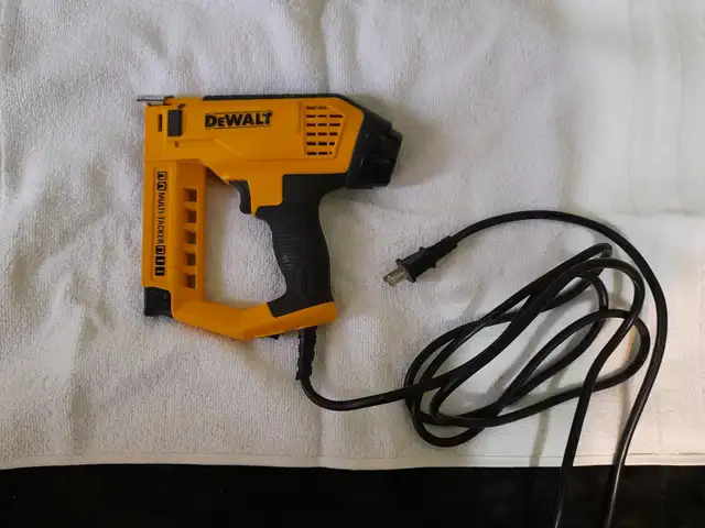 DeWalt MULTI-TACKER