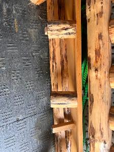 HomemadeQueen log bed frame - Photo 2