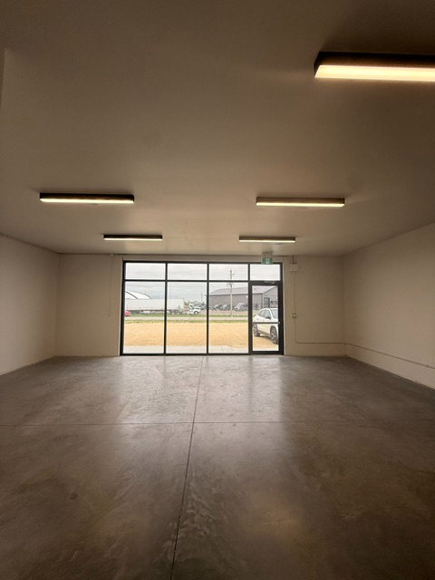 Commercial Unit for Lease – 4-5 Penner Rd, Navin, MB