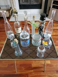 10 CONTENANTS NEUFS EN VERRE COUVERTS $3.00CH OU $5.00 POUR 2