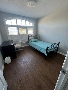 Room for rent (Barrhaven Nepean Woods transit station)
