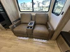 2025 Arcadia 242SLMD COUPLES UNIT, LUXURIOUS, CLEARANCE SALE - Photo 24