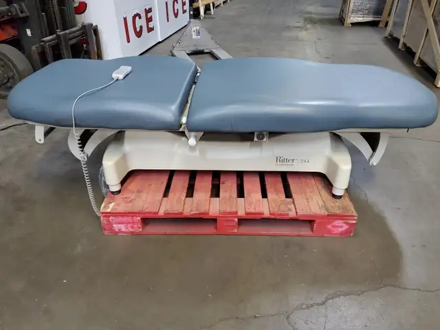 Midmark Ritter 244 Exam Chair