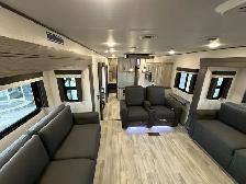 25 Avalanche 346FL FRONT LIVING SEASONAL BLOWOUT CLEARANCE SALE - Photo 6