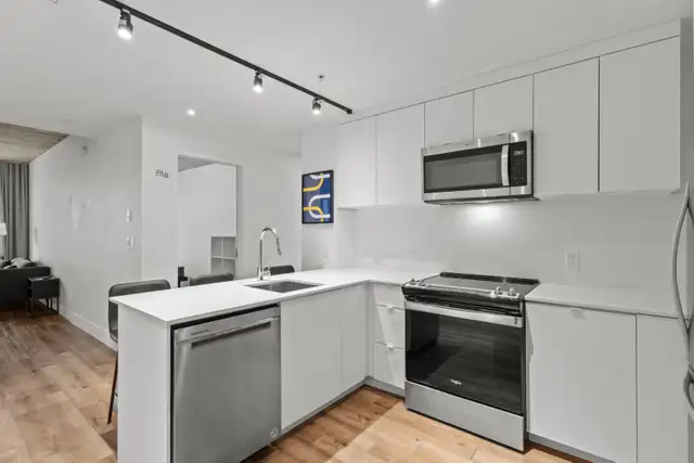 ROOMS FOR RENT – 4-BEDROOM SHARED APARTMENT IN DOWNTOWN MONTREAL