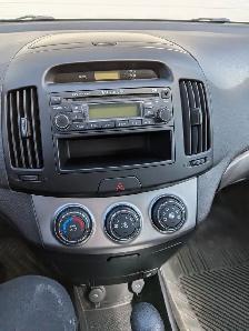 2010 Hyundai Elentra with EXTREMELY LOW MILEAGE - Photo 5