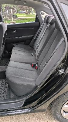 2010 Hyundai Elentra with EXTREMELY LOW MILEAGE - Photo 8