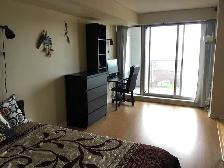 Large 1-bedroom condo for rent - Photo 2