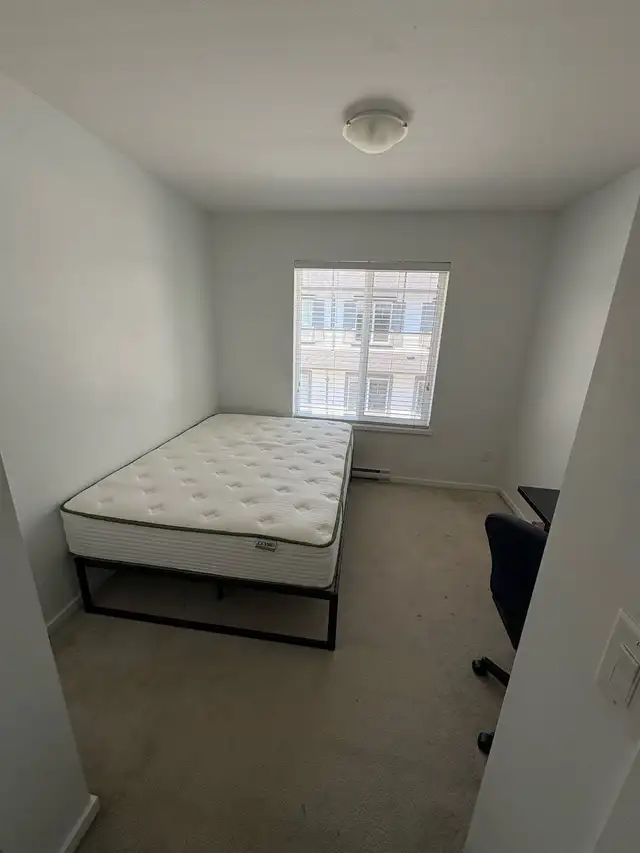 nice room in a quiet neighborhood