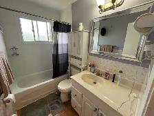 2 BEDROOM APARTMENT - LARGE, CLEAN & BRIGHT – ON Oct /Nov1 /2026