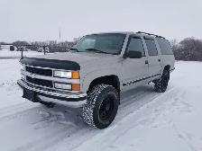 1999 Chevy Suburban - Photo 3