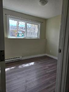 Beautiful 2 Bedroom  — Main Floor with Private Entrance - Photo 12