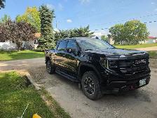2024 Sierra AT4 - Photo 3