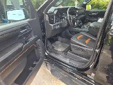 2024 Sierra AT4 - Photo 7