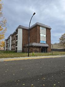 Spacious One bedroom One bathroom  on South Hill Available Now
